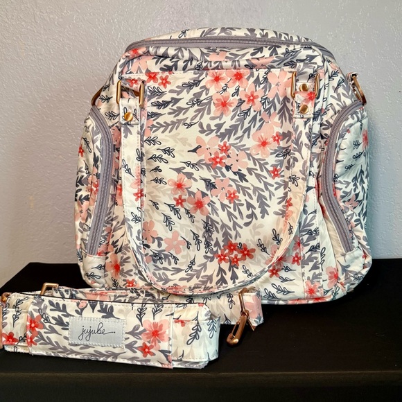 Ju-Ju-Be Sakura Swirl Be Supplied Pumping Tote - Picture 2 of 5